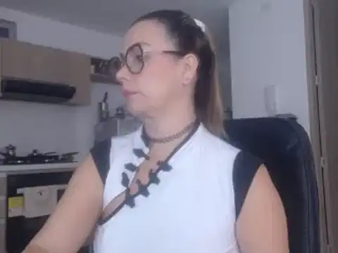 LovePaula online show from 02/19/25, 10:56