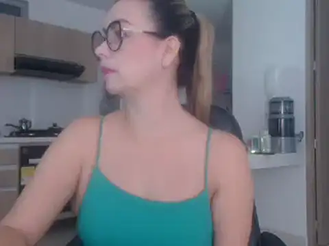 LovePaula online show from 03/18/25, 12:03