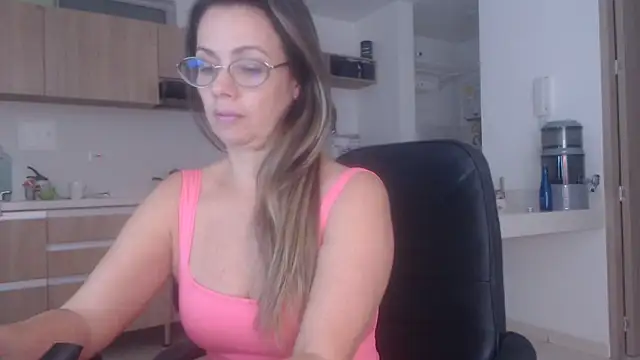 Snapshot of LovePaula chatting on 06/22/26, 12:45 LovePaula online show from 06/22/26, 12:45
