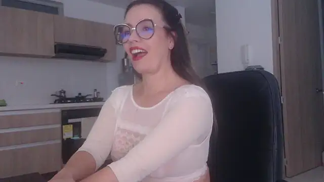 Snapshot of LovePaula chatting on 07/12/26, 11:45 LovePaula online show from 07/12/26, 11:45