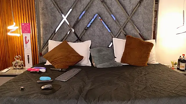 Dafne  Ruiz online show from 11/22/25, 09:41