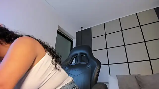 zoee zi online show from 06/09/26, 08:42