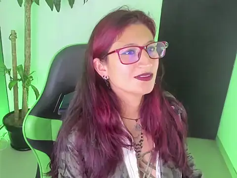 VictoriaSpenser online show from 10/23/25, 08:40