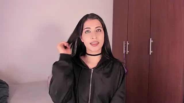 Snapshot of ScarlettRosetti chatting on 10/16/25, 02:23 ScarlettRosetti online show from 10/16/25, 02:23