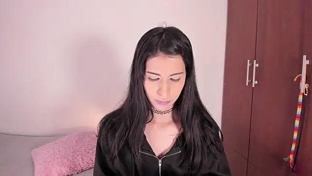 Snapshot of ScarlettRosetti chatting on 10/24/25, 01:46 ScarlettRosetti online show from 10/24/25, 01:46