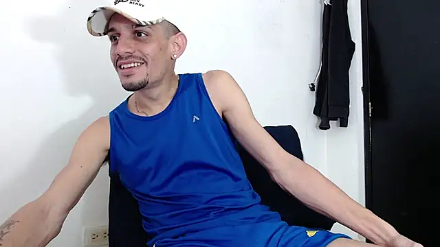 LATINO27CM online show from 02/01/26, 12:31