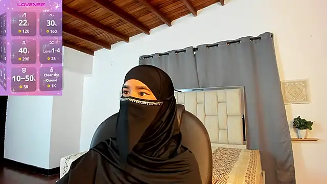 kalila latif online show from 11/17/25, 02:39