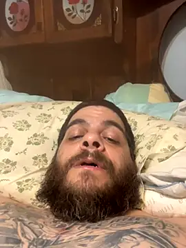 Snapshot of nowandthe chatting on 10/03/25, 10:40 nowandthe online show from 10/03/25, 10:40