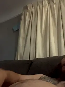 Snapshot of nowandthe chatting on 10/05/25, 06:23 nowandthe online show from 10/05/25, 06:23