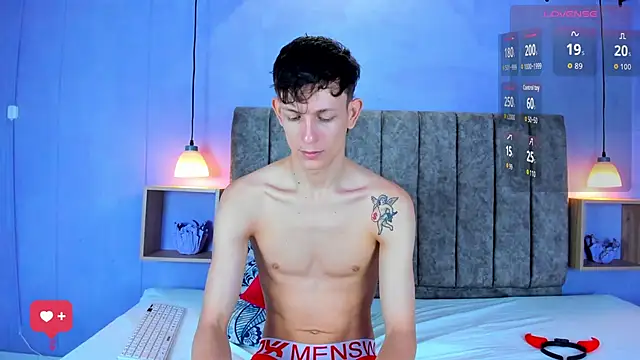 Snapshot of Bianca_Ethan chatting on 10/05/25, 11:52 Bianca Ethan online show from 10/05/25, 11:52