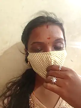 Snapshot of Tamil_Swathi chatting on 06/14/26, 05:42 Tamil Swathi online show from 06/14/26, 05:42