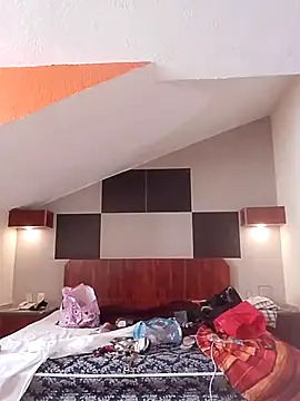 Snapshot of transreyna chatting on 02/01/25, 07:44 transreyna online show from 02/01/25, 07:44