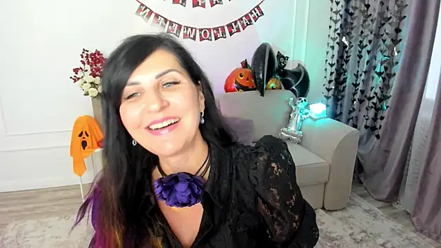 Moon Veloure1 online show from 10/13/25, 03:50