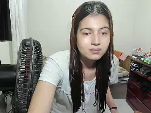 Snapshot of Mirage_Sertori chatting on 11/19/25, 02:11 Mirage Sertori online show from 11/19/25, 02:11