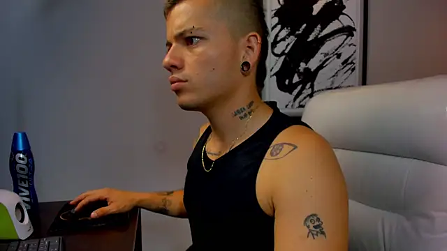 wildthor26 online show from 09/23/25, 02:14