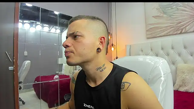 wildthor26 online show from 02/25/26, 05:39