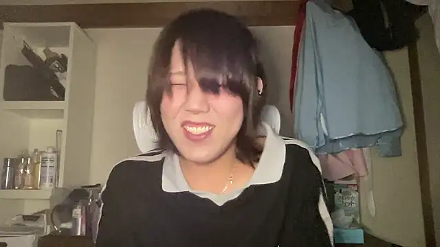 Snapshot of nuu1_221 chatting on 09/28/25, 08:47 nuu1 221 online show from 09/28/25, 08:47