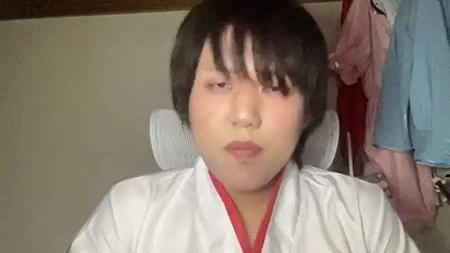 Snapshot of nuu1_221 chatting on 10/31/25, 06:09 nuu1 221 online show from 10/31/25, 06:09