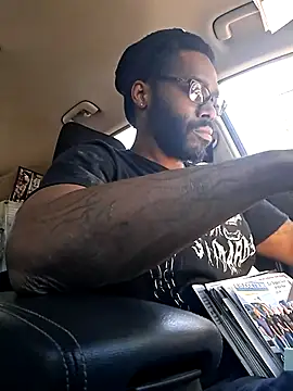 214KingLonggg online show from 02/28/26, 08:21