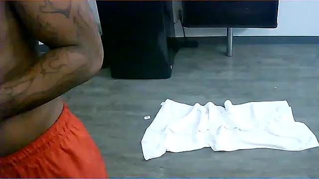 214KingLonggg online show from 03/15/26, 10:21