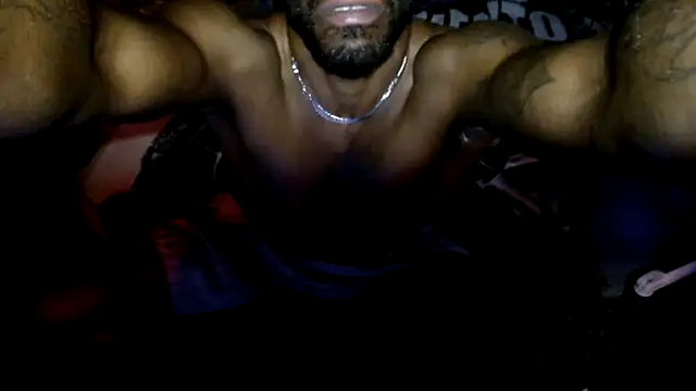 Snapshot of 214KingLonggg chatting on 05/06/26, 04:08 214KingLonggg online show from 05/06/26, 04:08
