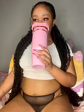 Snapshot of BlackBarbieX23 chatting on 10/28/25, 08:22 BlackBarbieX23 online show from 10/28/25, 08:22