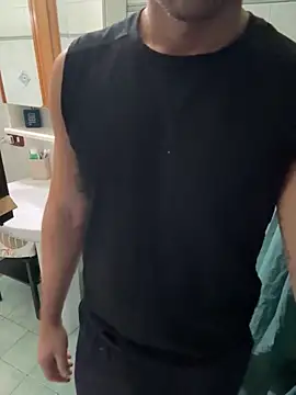 Snapshot of giovan2020 chatting on 11/03/25, 04:19 giovan2020 online show from 11/03/25, 04:19