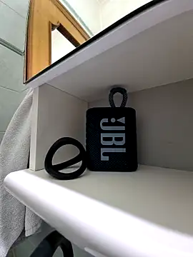 Snapshot of giovan2020 chatting on 11/23/25, 05:13 giovan2020 online show from 11/23/25, 05:13