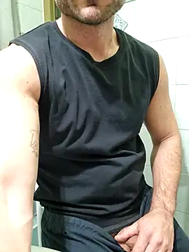 Snapshot of giovan2020 chatting on 12/14/25, 04:56 giovan2020 online show from 12/14/25, 04:56