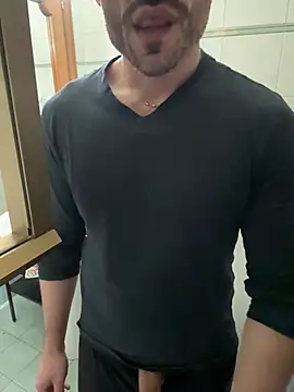 Snapshot of giovan2020 chatting on 01/14/26, 09:52 giovan2020 online show from 01/14/26, 09:52