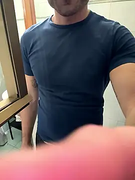 Snapshot of giovan2020 chatting on 01/17/26, 05:27 giovan2020 online show from 01/17/26, 05:27