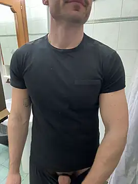 Snapshot of giovan2020 chatting on 02/26/26, 11:15 giovan2020 online show from 02/26/26, 11:15