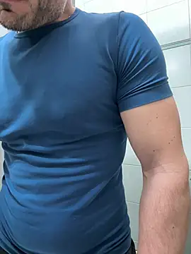 giovan2020 online show from 03/25/26, 11:11