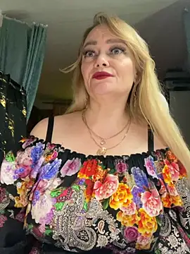 Sweet-blonde online show from 05/27/26, 09:56