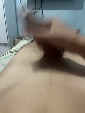 ooMiguel17CM online show from 04/22/26, 04:15