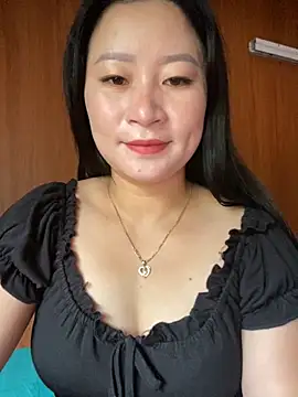 violet-00 online show from 10/21/25, 02:23