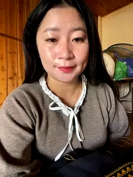 violet-00 online show from 10/27/25, 12:26