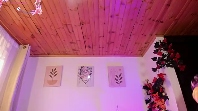 Lauraricci   online show from 10/11/25, 11:20