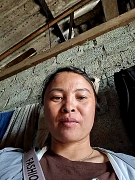 xuxulovezz online show from 10/12/25, 05:06