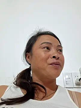 xuxulovezz online show from 11/14/25, 12:59