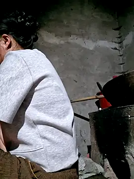 xuxulovezz online show from 03/06/26, 12:07