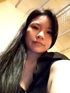 Snapshot of Suny_babyy chatting on 04/28/26, 02:33 Suny babyy online show from 04/28/26, 02:33