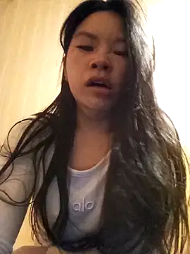 Snapshot of Suny_babyy chatting on 04/29/26, 11:11 Suny babyy online show from 04/29/26, 11:11