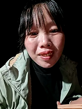 helenzz online show from 12/19/25, 01:07