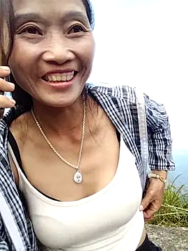 abigail-00 online show from 11/04/25, 08:02