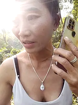 abigail-00 online show from 11/27/25, 03:19