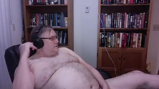 Snapshot of Vinyl22@xh chatting on 06/11/26, 02:53 Vinyl22xh online show from 06/11/26, 02:53