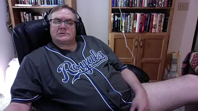 Snapshot of Vinyl22@xh chatting on 06/16/26, 08:44 Vinyl22xh online show from 06/16/26, 08:44