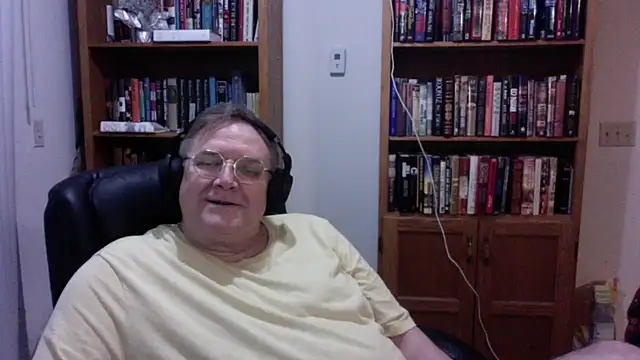 Snapshot of Vinyl22@xh chatting on 06/22/26, 02:57 Vinyl22xh online show from 06/22/26, 02:57