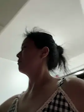 Snapshot of aoyo66 chatting on 09/28/25, 12:10 aoyo66 online show from 09/28/25, 12:10